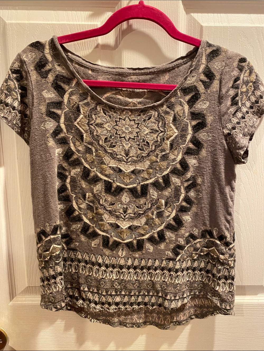 Lucky Brand Gray Short Sleeve Embroidered Medallion Tee